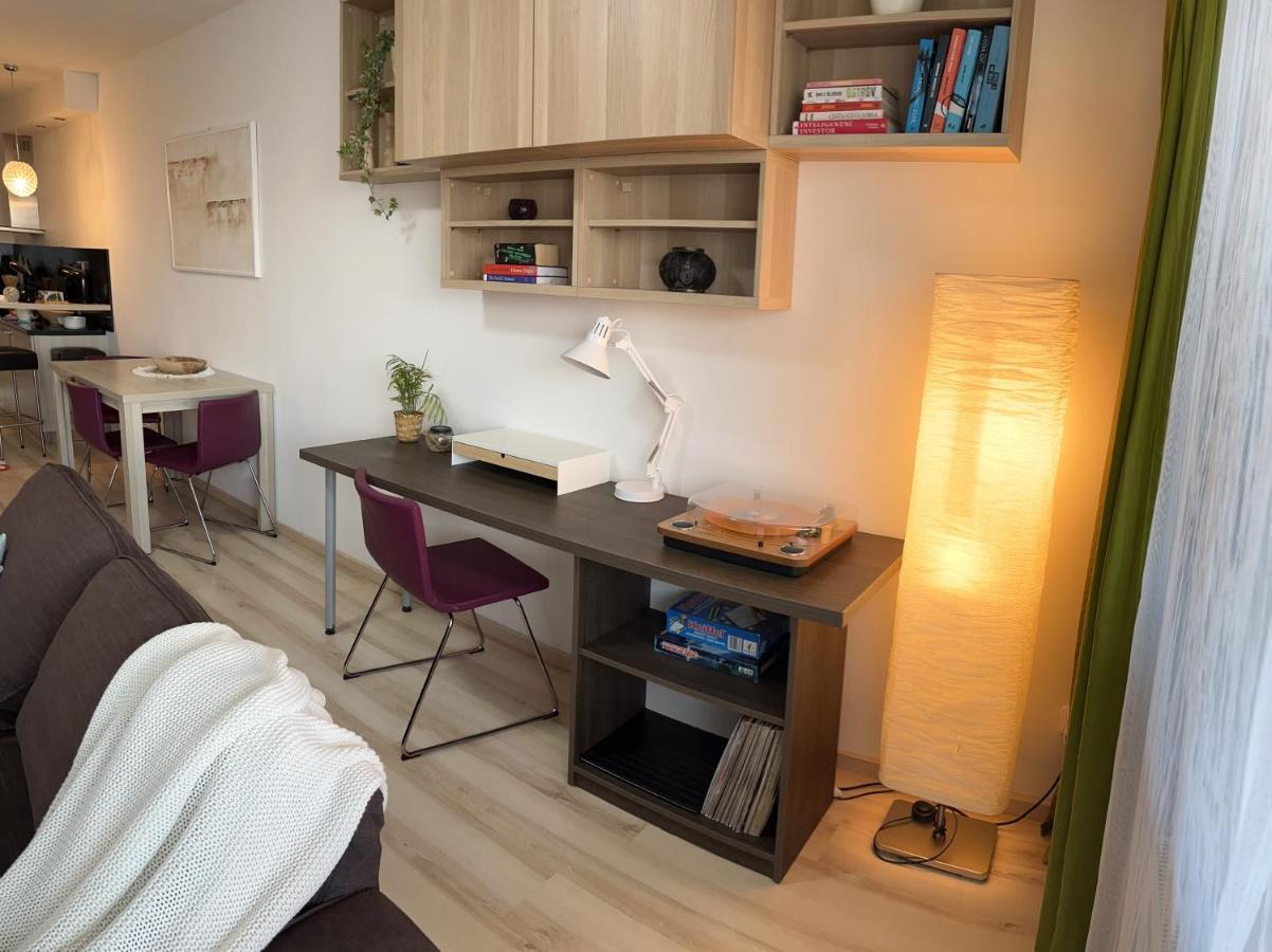 Modern 2 Apt With Free Parking And Wi-fi, Self Check-in * Pressburg